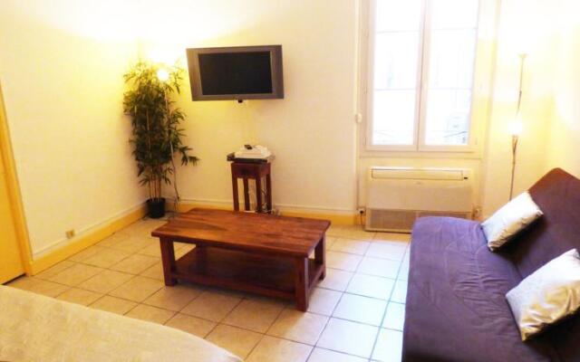 Livia Cannes Hotel de Ville FF39