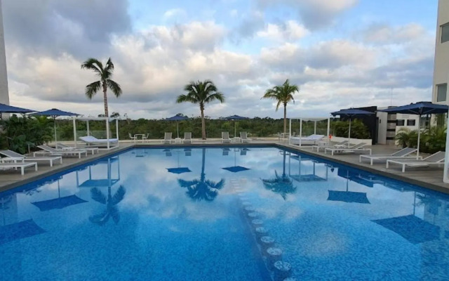City Express Suites Cancún Aeropuerto Riviera