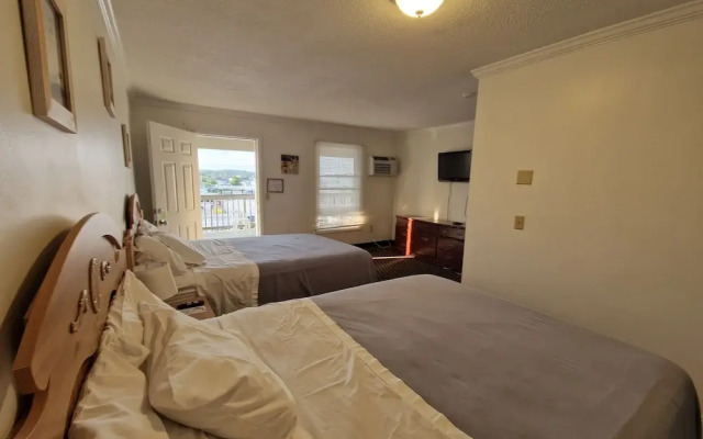 Sandcastle Beachfront Inn