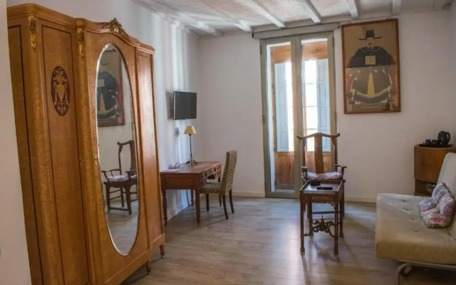 Hostal Les Monges Palace