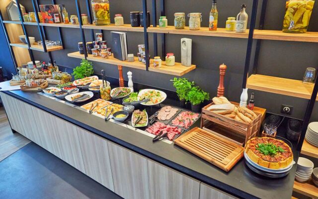 Hotel Campanile Le Bourget