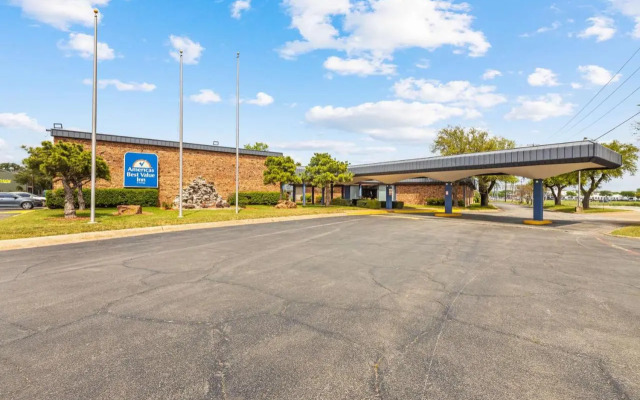 Best Western Mid-Cities Inn