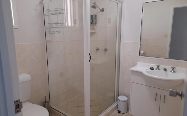 Airlie Apartments