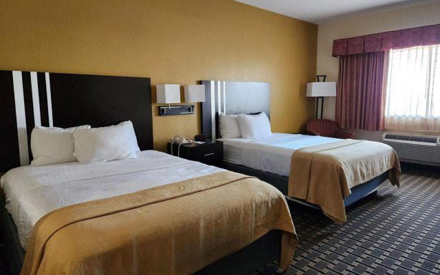 Days Inn & Suites by Wyndham Sam Houston Tollway
