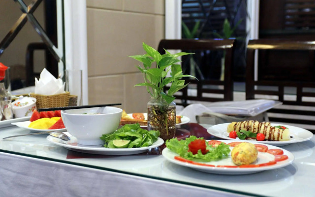 Hanoi Holiday Diamond Hotel
