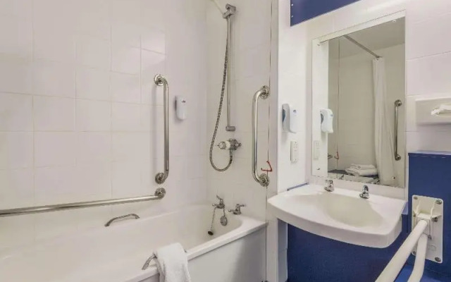 Days Inn Magor