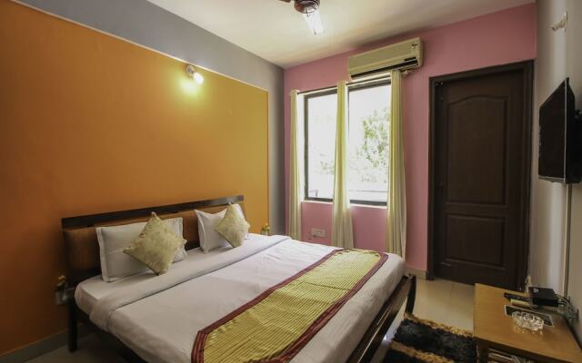 OYO 10725 Home 1BHK near Dil Chahta hai Fort