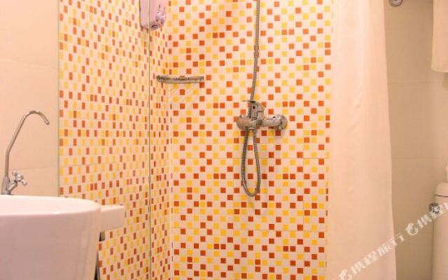 Home Hotel (Yinchuan Ningxia Medical University Zhiping Road)