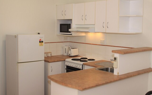 Contemporary Convenient Central Retreat