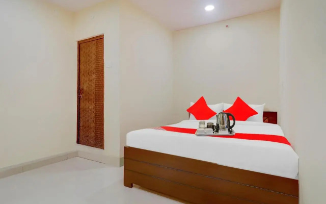 OYO 70302 Aayush Stay Inn