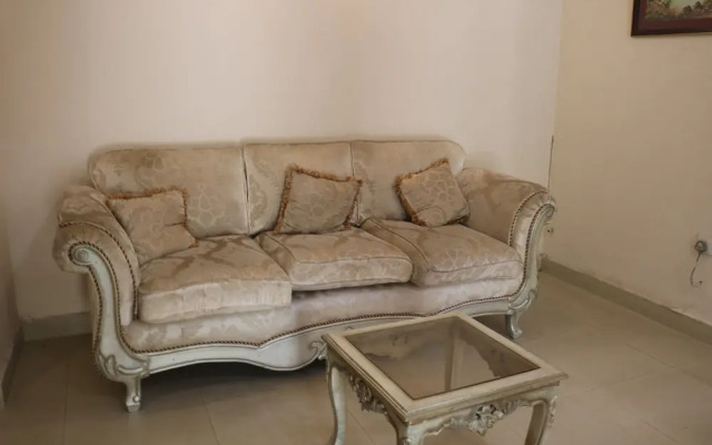 City Home Guest House F-8