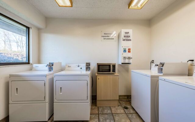 Days Inn by Wyndham Cincinnati I-71