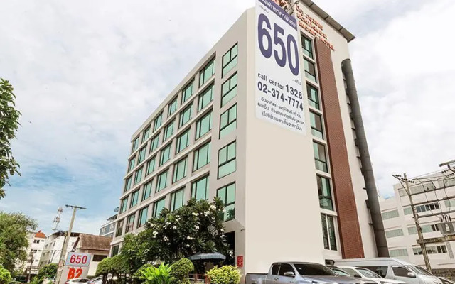 B2 Bangkok (Srinakarin)