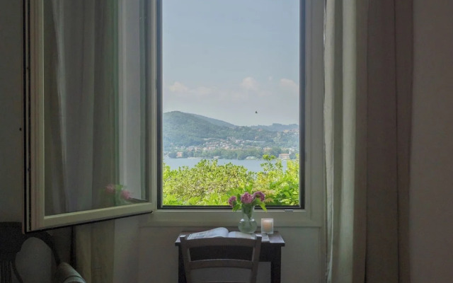 Simon's Apartment With Amazing View by Rent all Como
