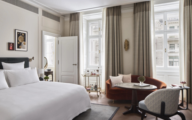 Rosewood Vienna