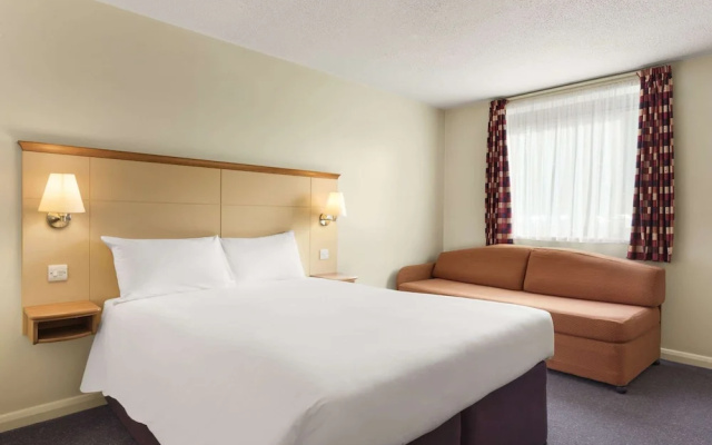 Days Inn Cannock Norton Canes M6 Toll