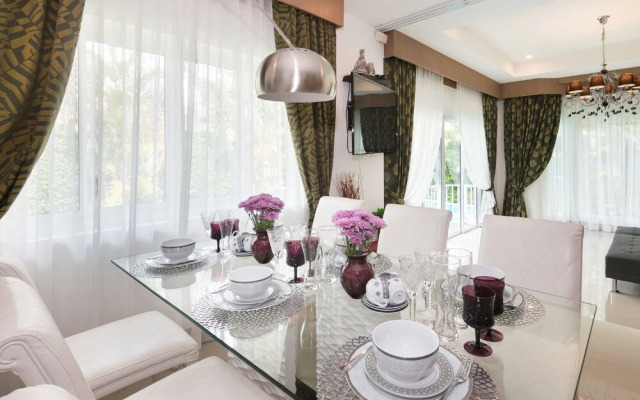 Luxury Villa With Private Swimmong Pool