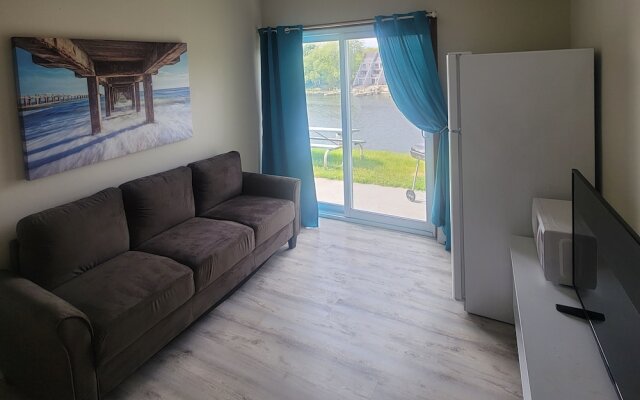 Riverside Motel and Marina Manistee