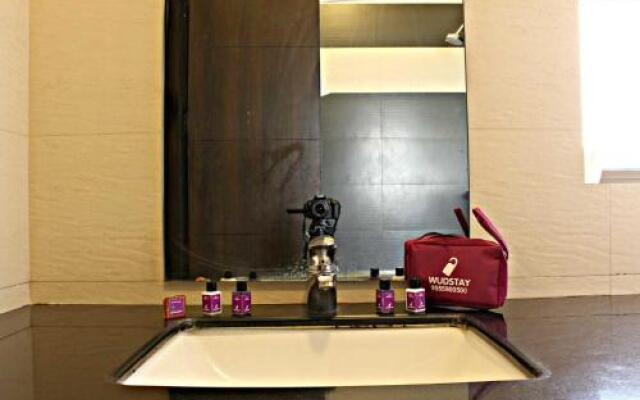 WudStay Premium Golf Course Road
