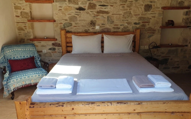 Chaihoutes stone villa into Olive farm in Zia