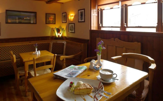 Hylands Burren Hotel