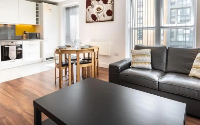 Impeccable 2-bed Apartment in Reading
