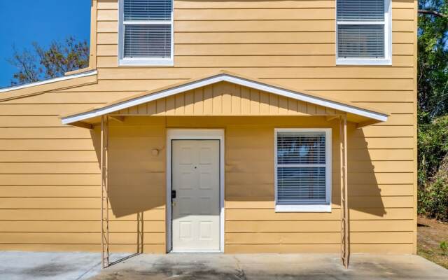 Bright Florida Abode w/ Covered Patio, Near Disney