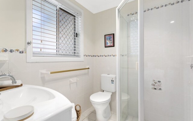 Rocky Point Road, 2/138