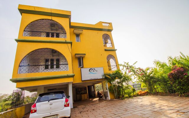 OYO 17201 Home Spacious 2BHK Miramar Beach