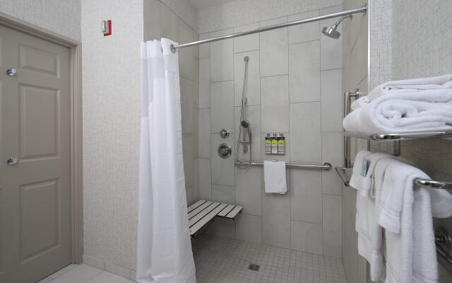 Holiday Inn Express Grand Rapids SW by IHG