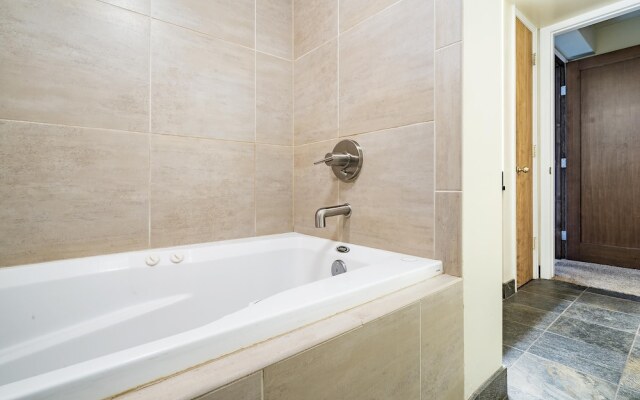 Scandinavian Lodge 03 2 Bedroom Condo by RedAwning