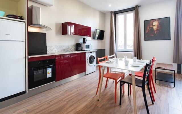 Studio Camelina Gauche City Room