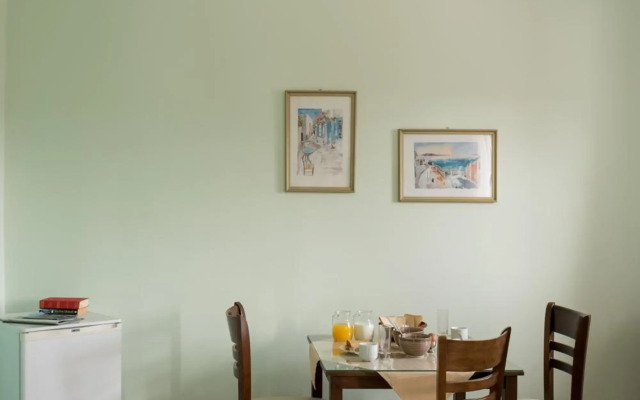 Moonlight Apartments & Suites