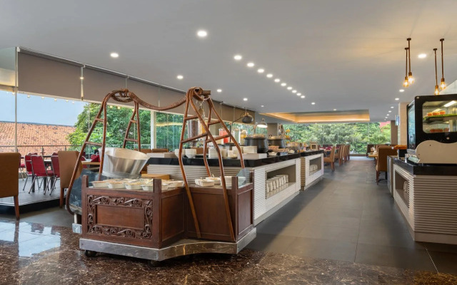 Hotel Santika Premiere Gubeng - Surabaya