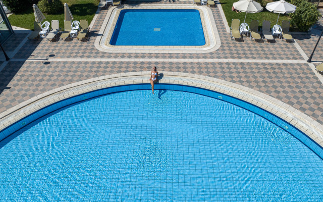 Hydramis Palace Beach Resort