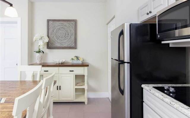 Living The Dream - Studio Condo