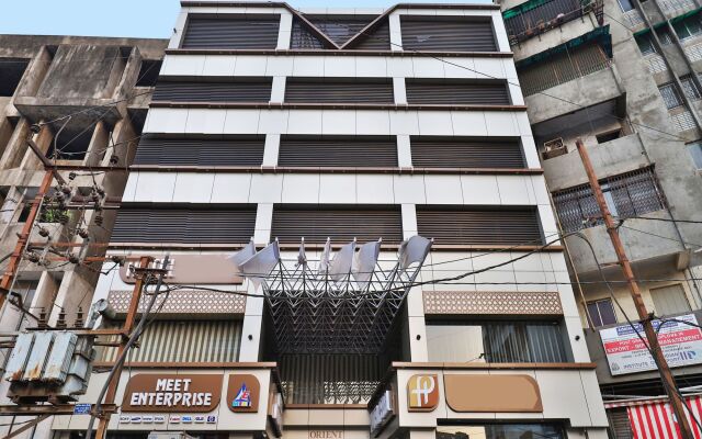 OYO 15453 Hotel Pearl