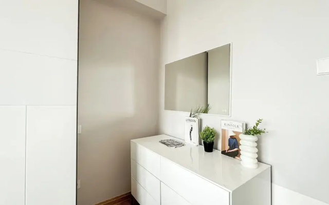 Spacious And Homey 2Br At Apartment Sky House Alam Sutera