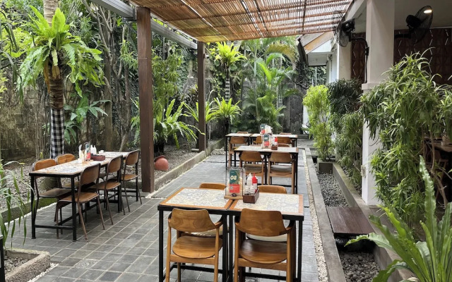 R Residence Jakarta