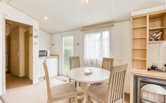 Serene Mobile Home in Hastings near Smugglers Adventure