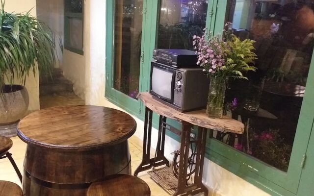 Khu Vuon Hoang Gia Coffee & Homestay