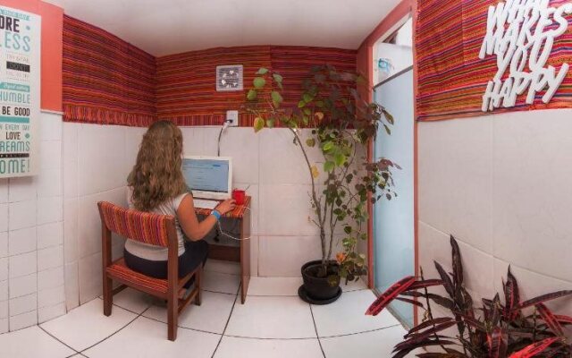 Hostal Alpes Lima