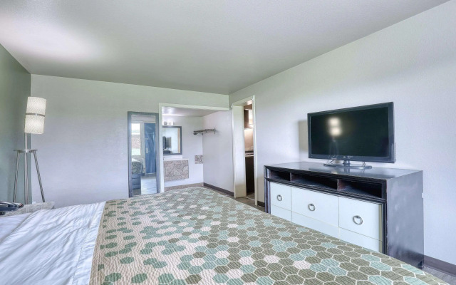 Suburban Studios Neenah-Appleton