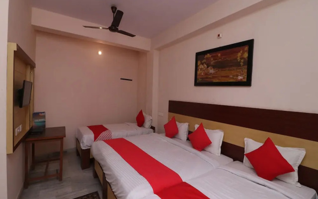 OYO 14898 Hotel Dwarika