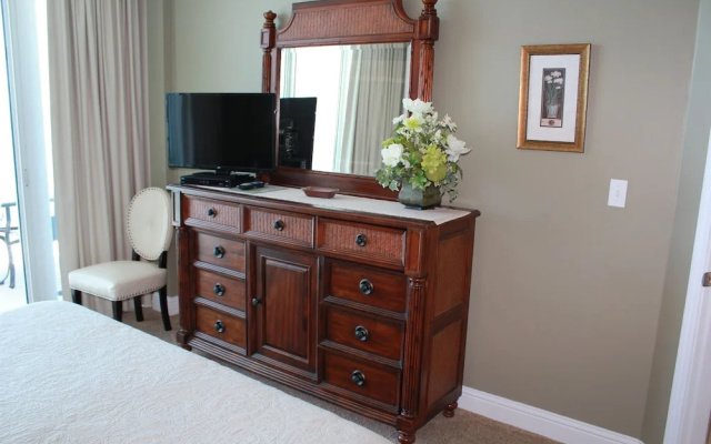 Lighthouse 1418 - 3 Br condo