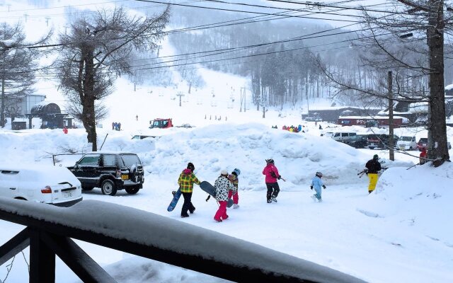 Hakuba Landmark Iwatake Lodge