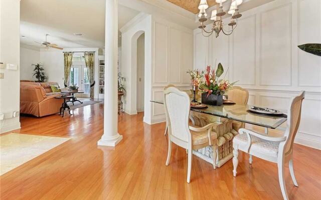 Royal Swan - Three Bedroom Home