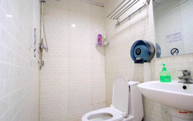 First Met Hostel