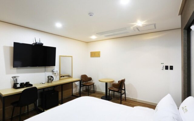 Wolmido Grand Suite Hotel