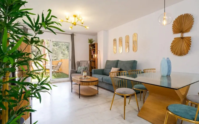 Plush Penthouse With Terrace